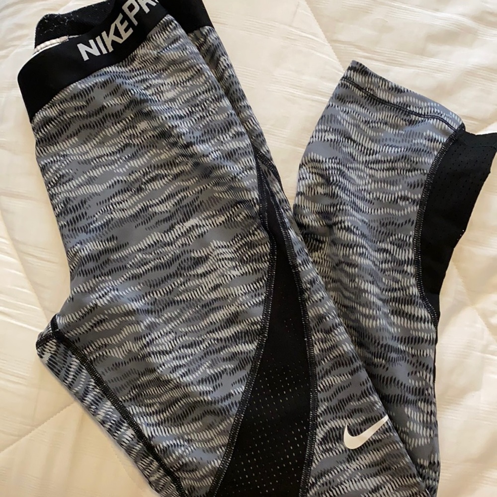 Nike Pro cropped leggings